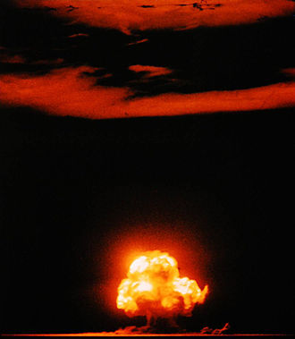 تصویر رنگی اولین انفجار هسته ای در ۱۶ ژوئیه ۱۹۴۵